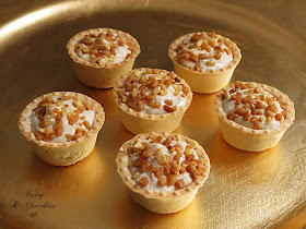 Mini tartaletas saladas de pollo al vino dulce con almendras – Mini tartlets with creamy chicken 