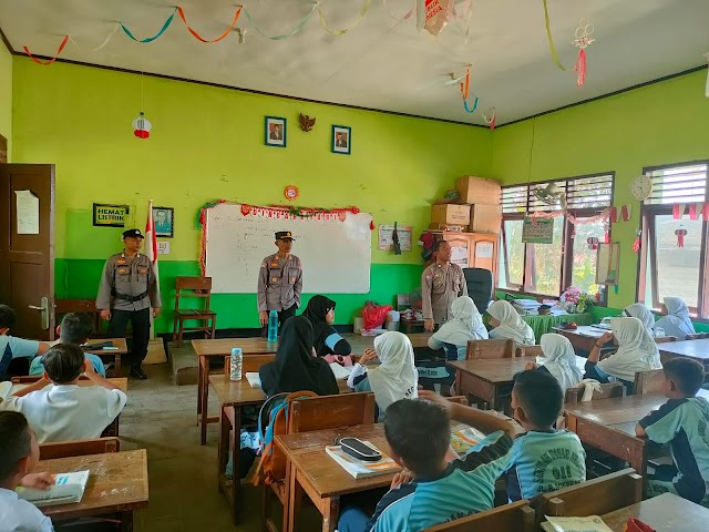 Go To School, Kasat Binmas Polres Paser Beri Himbauan di SD.N.011 Tanah Grogot