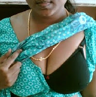  Suganya Aunty Hot Saree Blouse Show Bra Photos