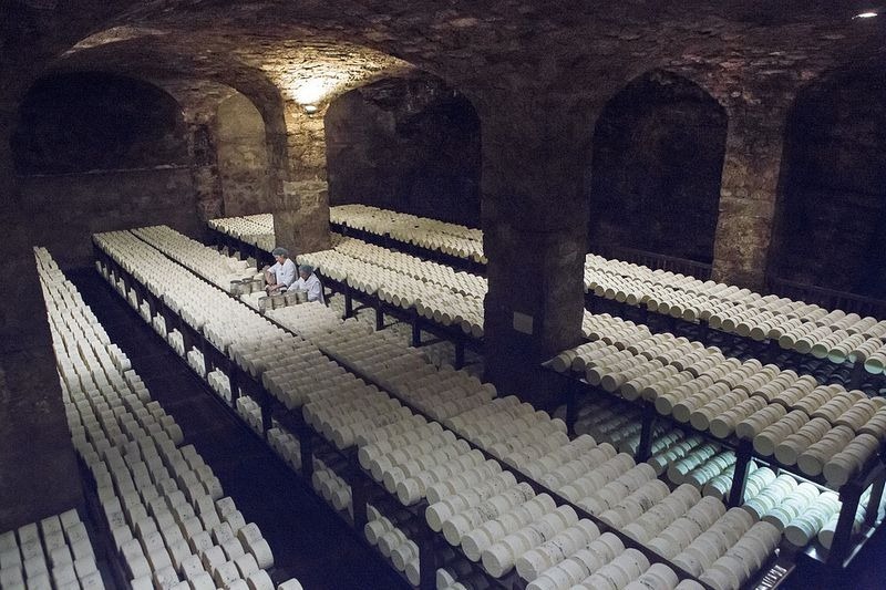 roquefort-formaggio-cave-1