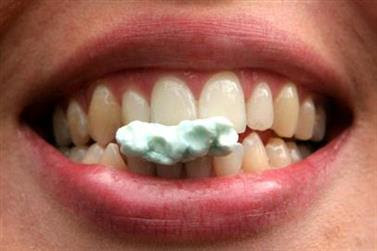 7 Reasons You Should Stop Chewing Gum