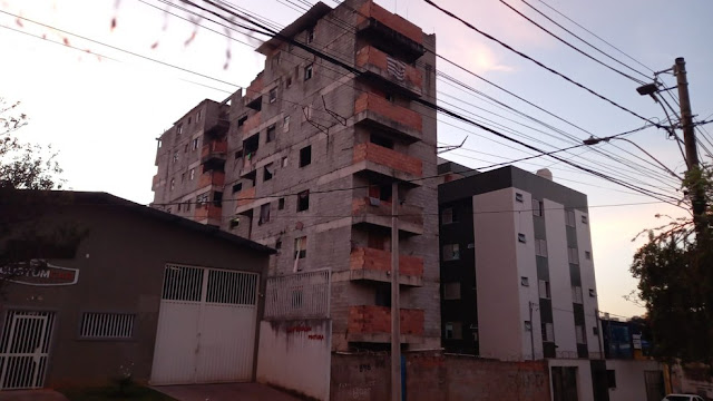 Mãe morre ao tentar impedir filho adolescente de ser assassinado a tiros