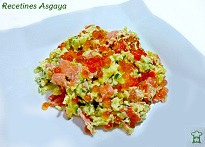 http://recetinesasgaya.blogspot.com.es/2014/05/revuelto-de-calabacin-y-salmon.html