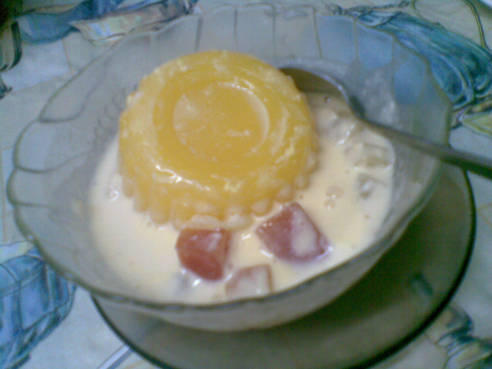 Seindah Tulip Putih: Puding Kastard dan Sos Koktel