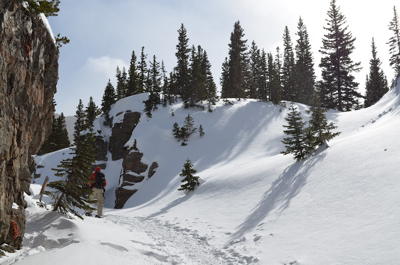 Here we go: snowy, windy approach to the trailhead. title=