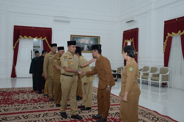 Lantik Pejabat Adminisrator, Pengawas dan Fungsional Nakes, Bupati Sergai Harap Tingkatkan Kapabilitas