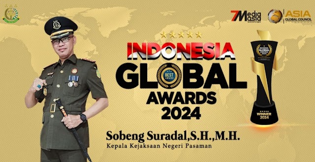 The Best Innovative leader Of Indonesia  Terima Oleh Bapak  Kajari Pasaman Sobeng Suradal