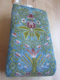 english tapestry sewing box, rosewood manor, punto cruz, point croix, cross stitch 