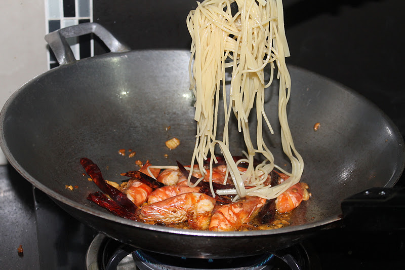 Oglio Olio Seafood Spagheti - Azie Kitchen