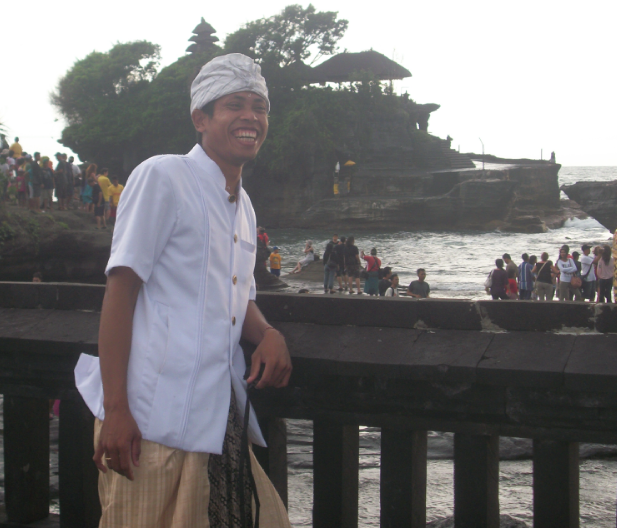 Daya Tarik Wisata Tanah Lot Bali