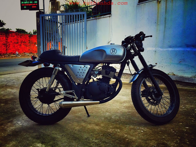 Hình ảnh suzuki gn 125 độ cafe racer phong cách đường phố đô thị