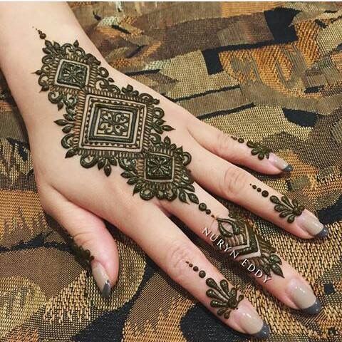 model henna tangan simple