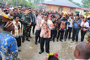 Bakar Batu, Satgas Yonif R 514 Kostrad Bersama masyarakat merayakan peresmian Gereja. 