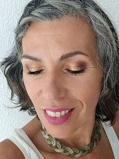 Sombras líquidas BPerfect: Ideas de maquillajes metalizados para navidad. 09