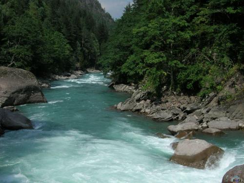  Gambar  Gambar  Sungai yang Indah