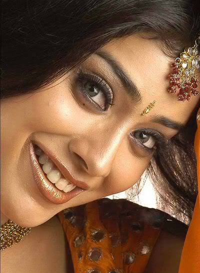 Shriya Saran Hot Latest Pictures