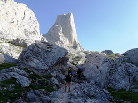 vega-de-Urriellu-Pandebano-Picos-de-Europa-enlacima