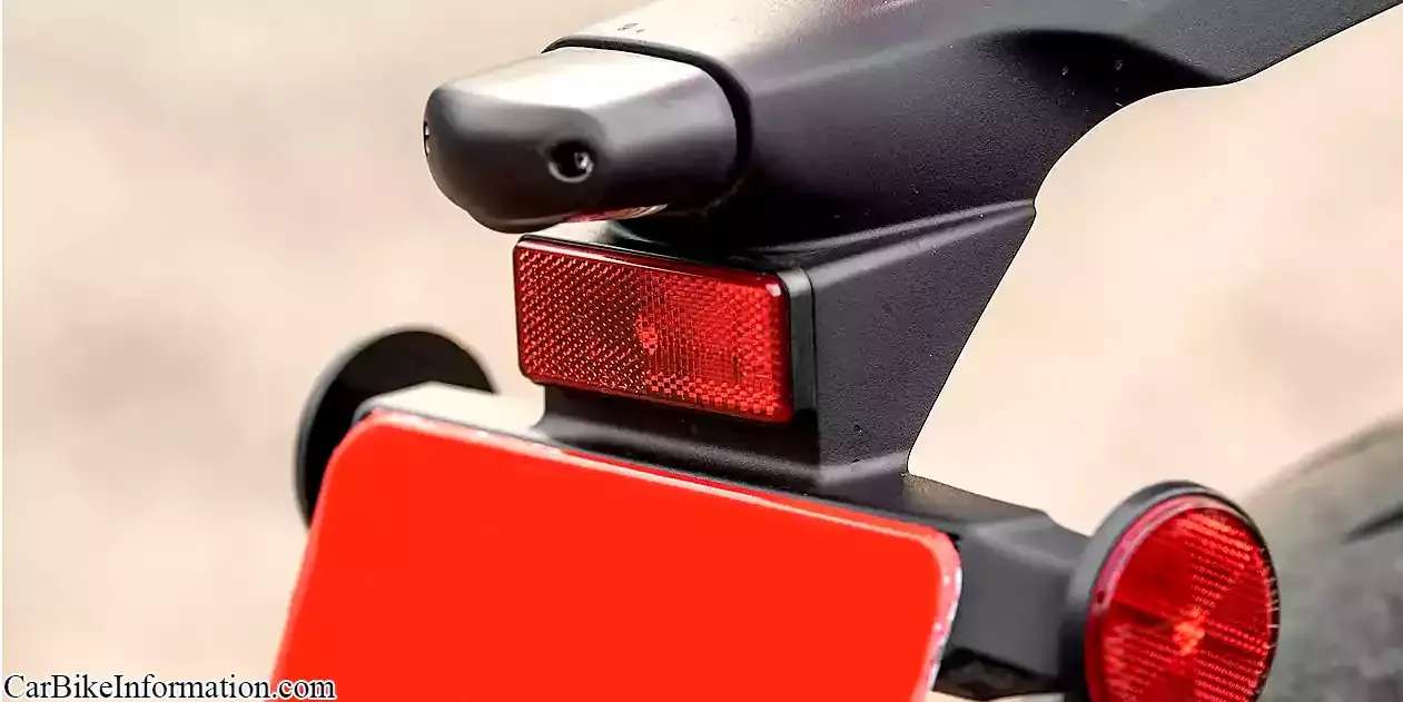 Kawasaki Z650RS Number Plate Lamp