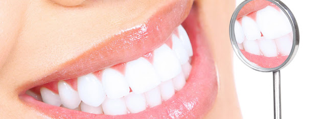  Kebiasaan kebiasaan tertentu sanggup menjadikan warna putih alami gigi memudar Cara Alami Agar Gigi Putih Berseri dengan Stroberi