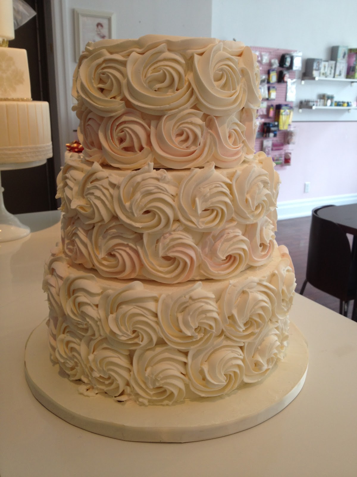 The Wedding Cake Shoppe: Buttercream Cakes Have made a Comeback!!