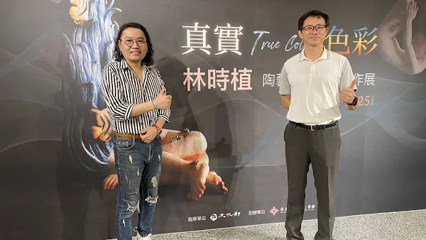 ▲林時植認為本次的展覽，是一次關於人性與未來的探索，帶領觀者穿越悲觀與希望交織的深淵，以全新的視角思考我們與地球的關係。（記者林明佑攝）