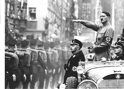 Adolf Hitler estuvo muy obsesionado con las reliquias sagradas, una de ellas: La Lanza del Destino, la cual le atribuiría más poder para dominar al mundo.