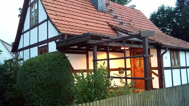 Hauseingang vom Ferienhaus in Hessen " Knusperhäuschen Weserbergland "