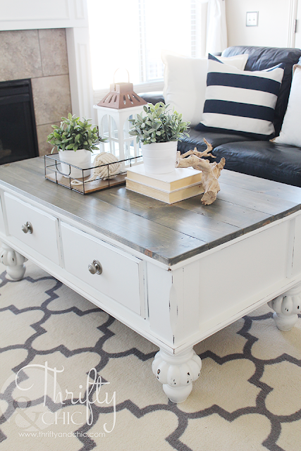 Farmhouse style coffee table makeover. How to update an old coffee table into a cute farmhouse style one! With Minwax Classic Grey Stain