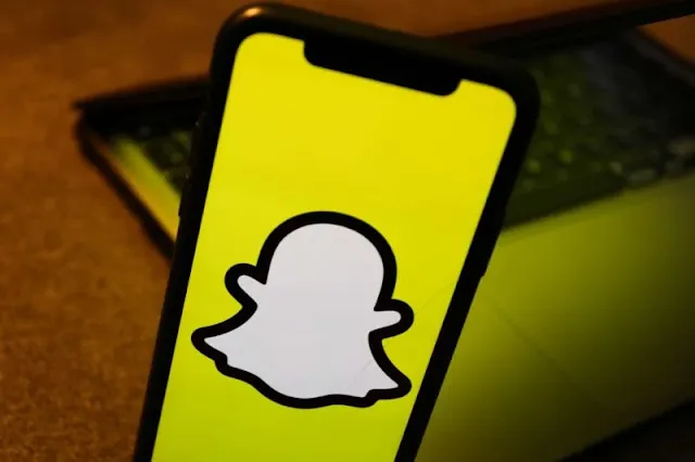 Snap cancels several projects, lay off 20% of employees