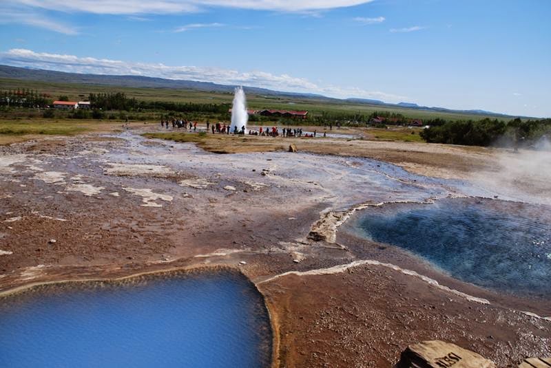 Strokkur is a fountain geyser in the geothermal area beside the Hvítá River in Iceland in the southwest part of the country, it is located near the capital Reykjavik, Strokkur is one of the most famous active geyser and European country.