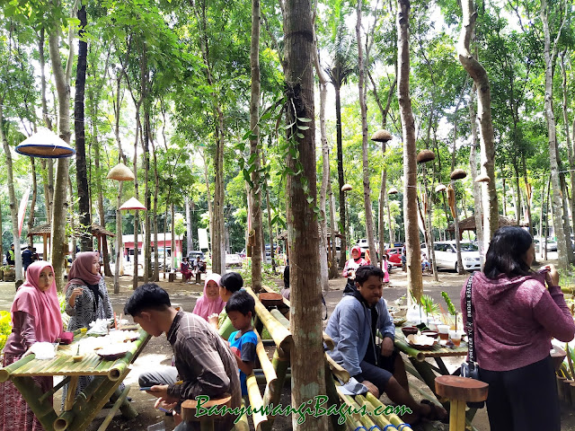 Glenmore Food Market menyajikan panorama asri