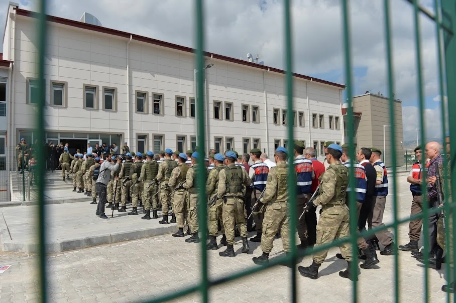 Ελεύθεροι υπό όρους 10 ναύαρχοι που επέκριναν τον Ερντογάν