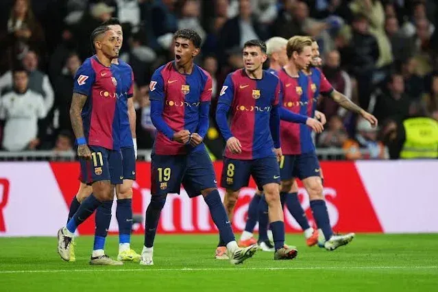 Le FC Barcelone pourrait affronter le Benfica ou le Paris Saint-Germain en huitièmes de finale de la Ligue des champions.  Benfica s'est qualifié pour les huitièmes de finale en battant l'AS Monaco. Le PSG devait confirmer sa qualification à domicile contre Brest après avoir remporté le match aller à l'extérieur (0-3). Le tirage au sort des huitièmes de finale de la Ligue des champions est prévu le 21 février.  Selon les prédictions, le FC Barcelone et Liverpool pourraient affronter respectivement le Paris Saint-Germain et Benfica.  L'attente demeure quant à l'adversaire exact de chacune de ces équipes, toutes deux ayant terminé en tête de leur groupe lors de la phase de poules de la Ligue des champions. Quel que soit l'adversaire, les Catalans bénéficieront de l'avantage de jouer le match retour à domicile.  Cependant, l'impact de cet avantage est nuancé depuis l'abolition de la règle des buts à l'extérieur.  Le FC Barcelone garde en mémoire son élimination en quarts de finale la saison précédente face au PSG, alors emmené par Kylian Mbappé, qui a depuis rejoint le Real Madrid. Lors de cette confrontation, les Catalans avaient remporté le match aller (2-3) mais avaient subi une défaite à domicile (1-4). L'expulsion de Ronald Araujo lors du match retour avait été un tournant. Cette saison, en phase de groupes, les Catalans ont affronté et vaincu le Benfica Lisbonne (4-5).  Cette rencontre riche en buts s'est soldée par une victoire barcelonaise, acquise dans les derniers instants grâce à un but décisif de Raphinha.