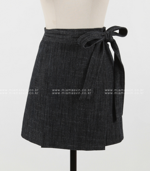 Ribbon Side Mini Skirt