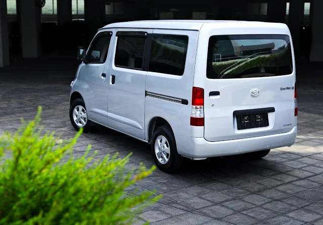 Mobil keluarga daihatsu granmax