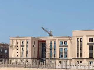 وزير التعليم العالي يستعرض تقريرًا حول جامعة المنصورة الجديدة الأهلية