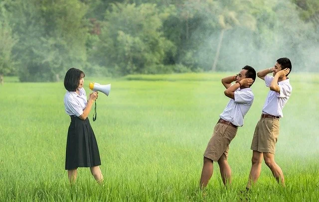 5 CARA YANG HARUS KAMU KETAHUI SAAT MENYAMPAIKAN INFORMASI KEPADA ORANG LAIN