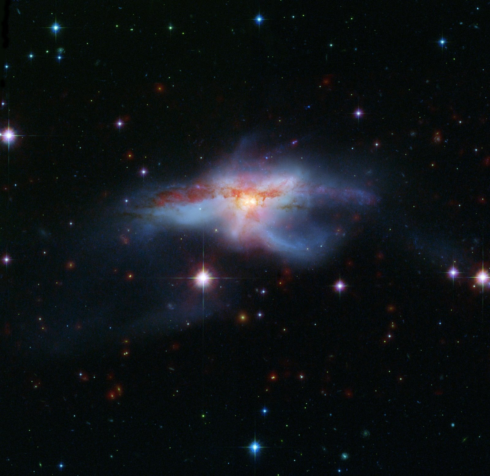 Ultraluminous Galaxy Merger NGC 6240