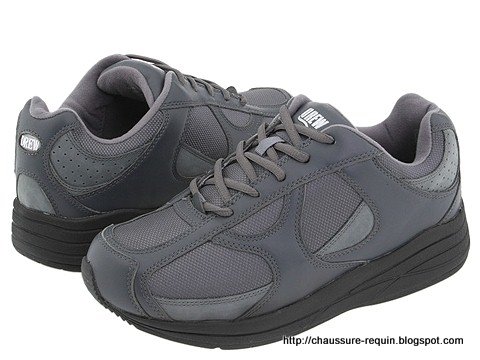 Chaussure requin:530458