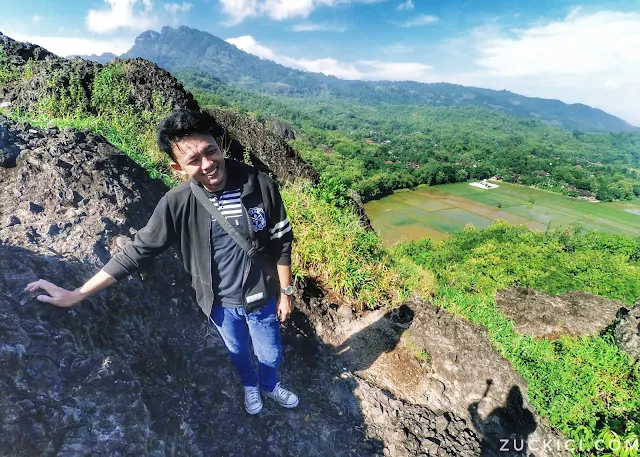 Bukit Sepikul Wisata Batu Seribu