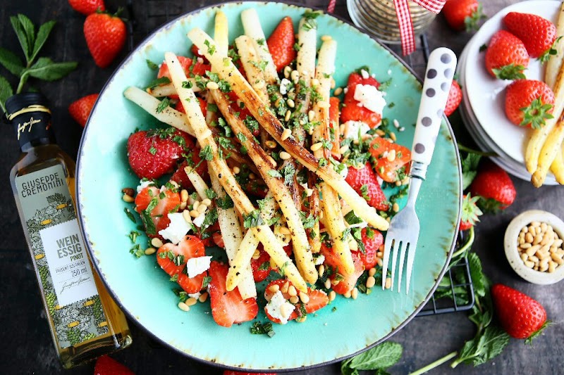 Strawberry Asparagus Salad