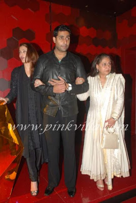 Aishwarya and Abhishek bachchan attended at shabana azmi's 60th birthday bash wallpaper