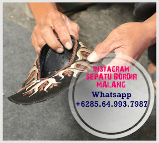 Sepatu Etnik, Grosir Sepatu Etnik, Harga Sepatu Bordir Etnik, Jual Sepatu Etnik Murah, Pengrajin Sepatu Etnik, Produsen Sepatu Etnik, Sepatu Etnik, Sepatu Etnik Bali, Sepatu Etnik Jogja, Sepatu Etnik Lawang, Sepatu Etnik Masa Kini, Sepatu Etnik Bordir, Sepatu Etnik Murah, Sepatu Etnik The Warna, Sepatu Etnik Wanita, Sepatu Flat Etnik