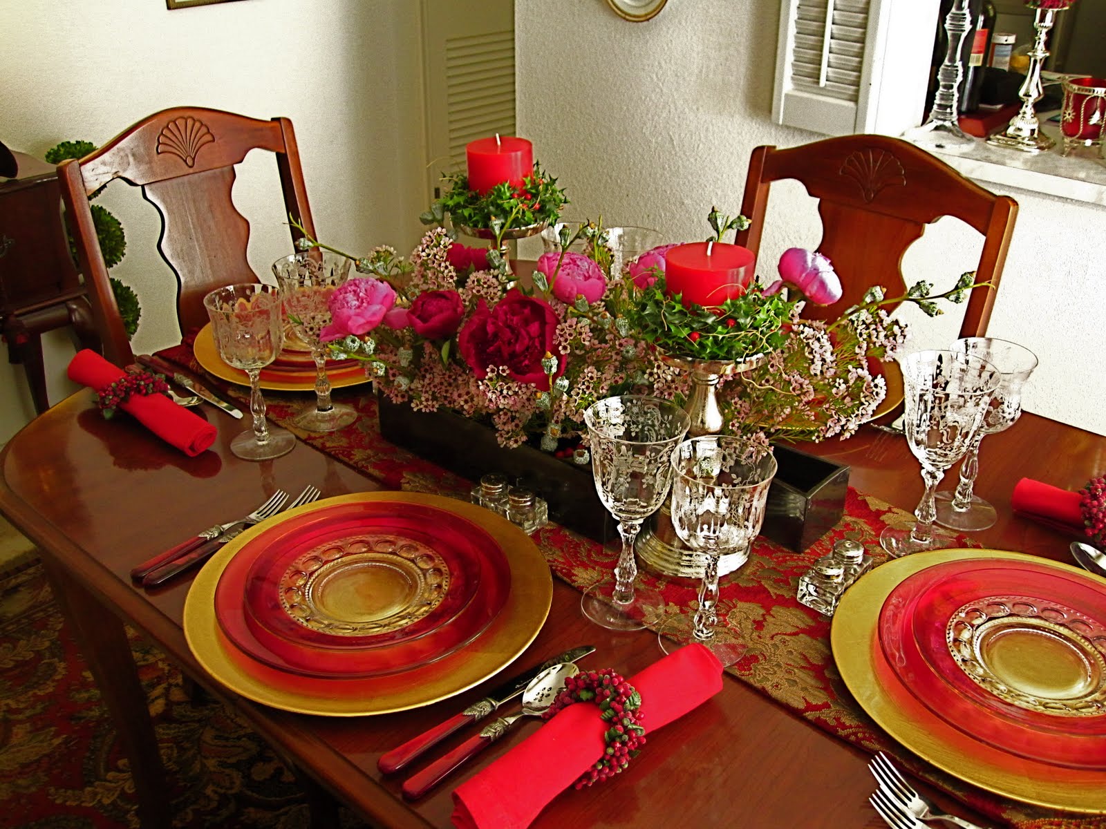 Decorating A Dining Room Table With Candles