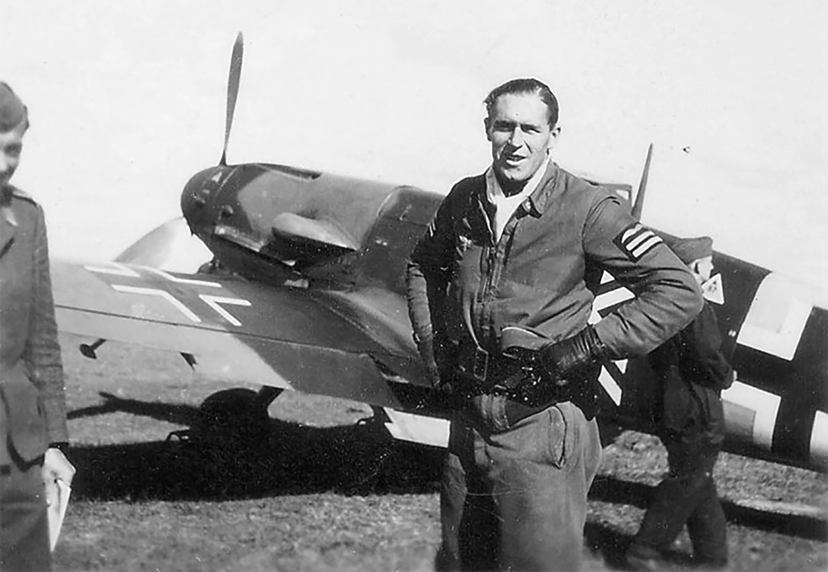 Hannes Trautlof devant son Bf 109 G-2
