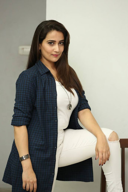 Manjusha telugu anchor hot photoshoot pics