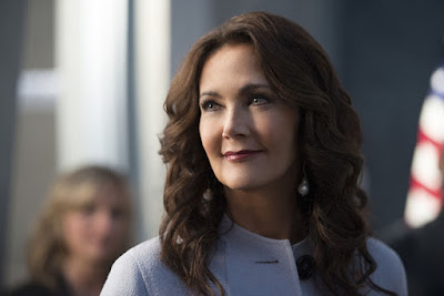 Lynda Carter in Supergirl Season 2