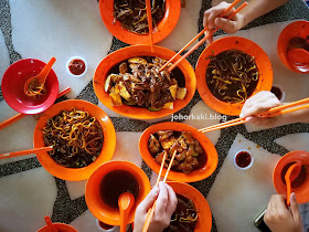 Yong-Peng-Duck-Noodles-永平鸭肉餐室