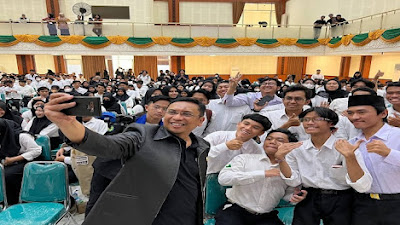 Tedy Rusmawan Ungkap Tantangan Anak Muda di Orientasi Jurusan UIN SGD Bandung