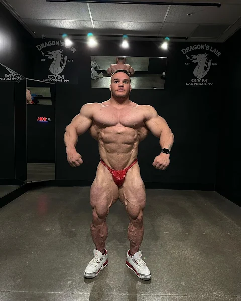 Nick Walker IFFB Bodybuilder Posing April 2023